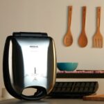 ⁦سندوتش ميكر ارشيا Sandwich Maker 3 in 1 – 2515 – Arshia⁩ - الصورة ⁦2⁩
