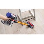 ⁦دايسون v8/ Dyson V8 Absolute Gold/Gray | مكنسة دايسون لاسلكية قوية للتنظيف العميق⁩ - الصورة ⁦2⁩